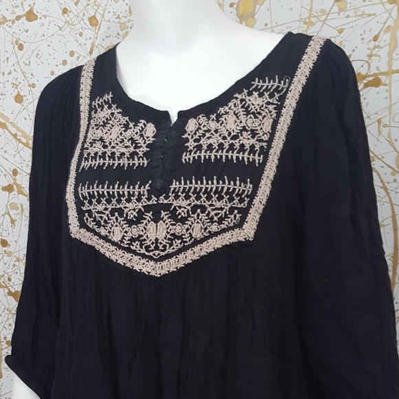 Ecote Tops - Ecoté 3/4 sleeves embroidered tunic size Medium